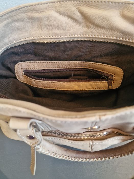 Стилна дамскачанта от естествена кожа