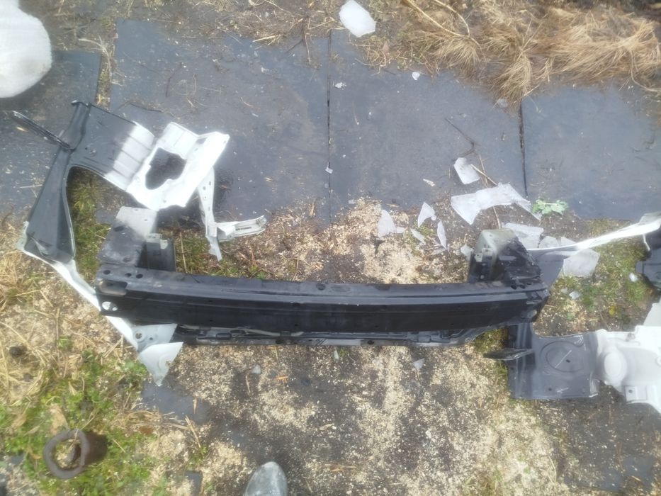 Alphard toyota  2003г усилитель, ланжерон, низ телевизора , маски