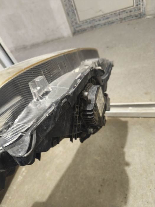 Фарове за subaru XV ксенон