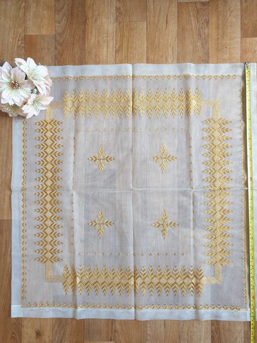 Бродирани карета