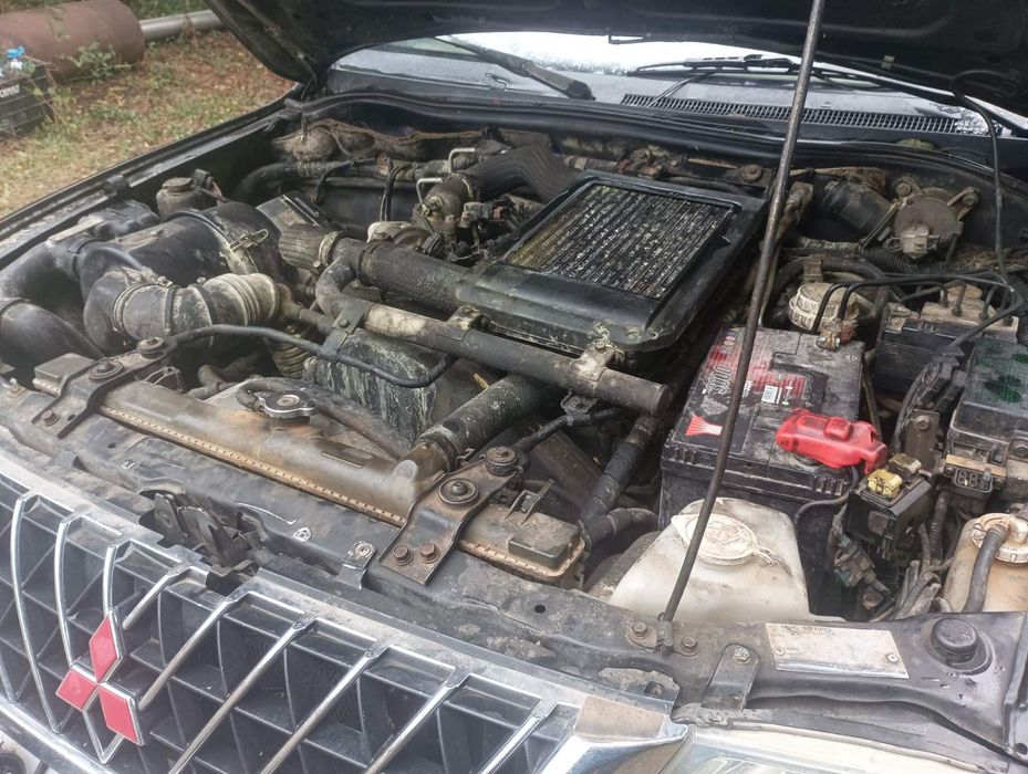 Мицубиши Л 200 2.5тд 116 коня 02 год на части