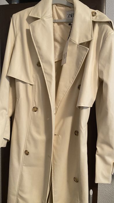 Trench Zara NOU