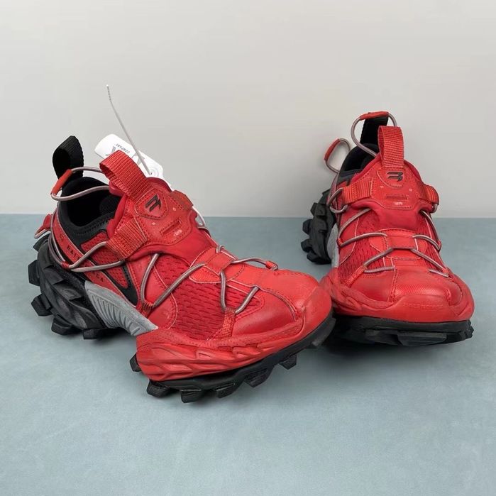 Balenciaga Hike 2025