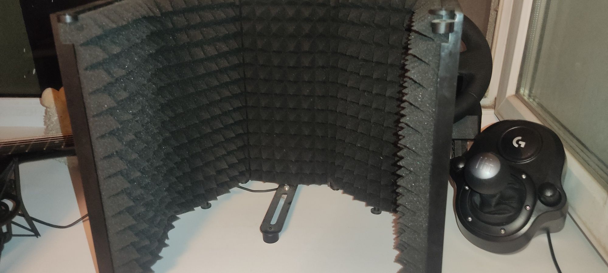 Продается микрофон AKG P220