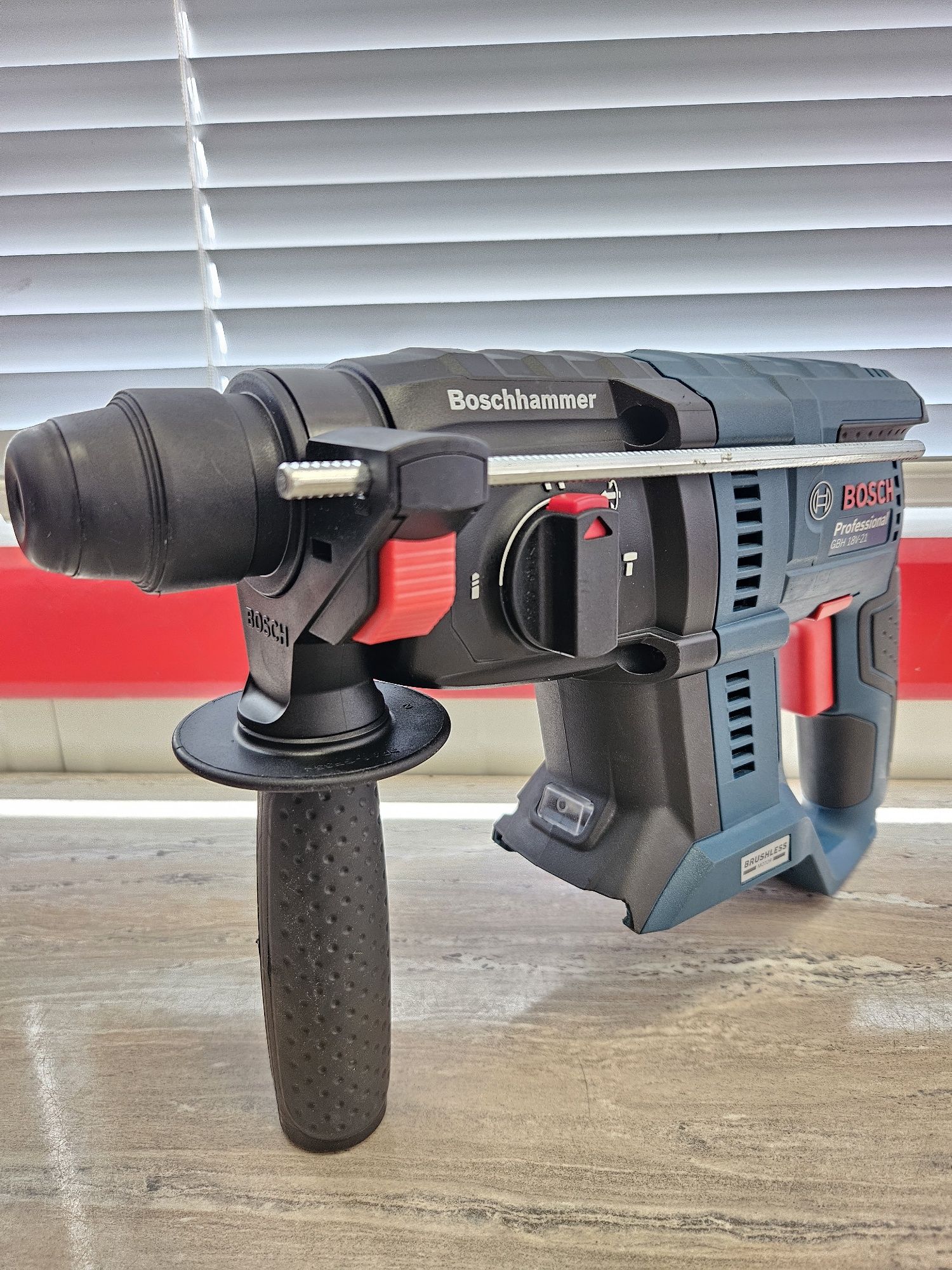 BOSCH Перфоратор GBH18V-21