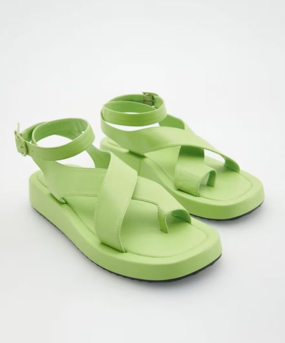 Дамски сандали RESERVED