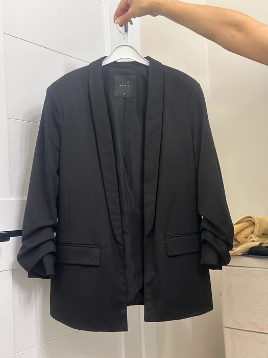 Продаём пиджак размер 36