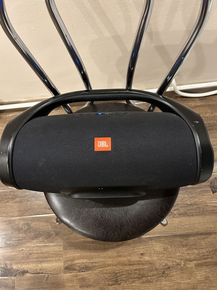 JBL boombox (boxa)