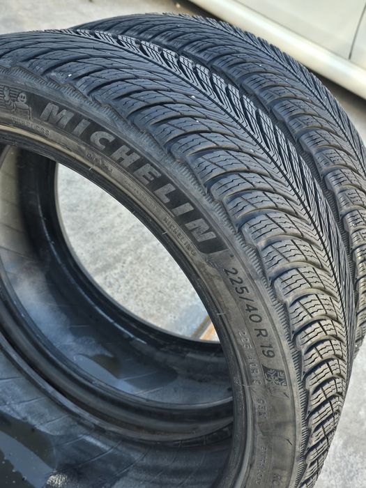 2 Броя 225/40/19 Michelin 1x6,5mm 1x6mm