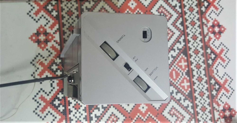 Radio LW/FM cu ceas albastru Sony ICF C16L (Germania)