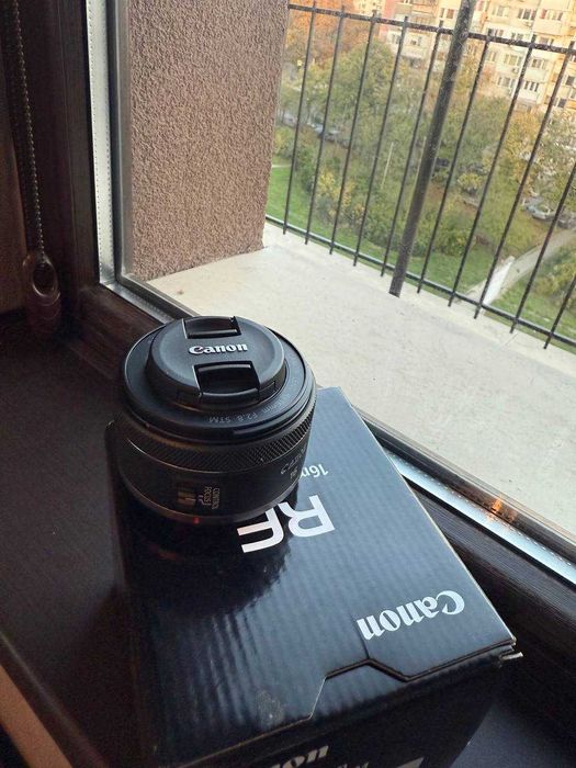 Обектив Canon RF 16mm f/2.8 STM