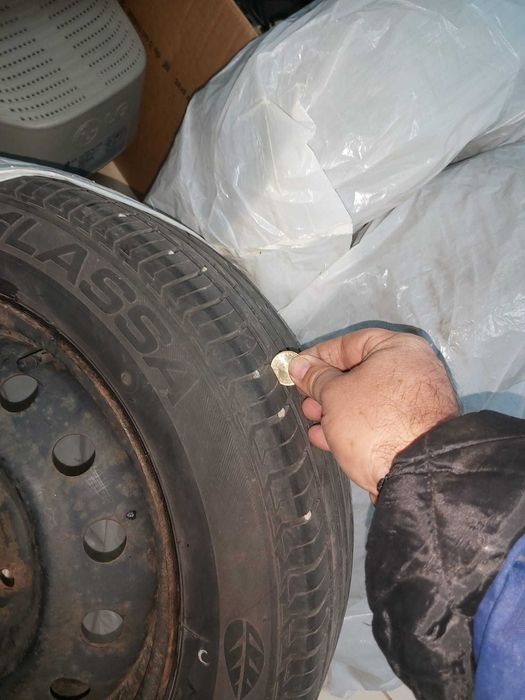 De vanzare 4 Cauciucuri vara + Jante  tabla 185/60 R15.