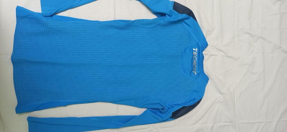 Супер цена!!!Дамска спортна блуза марка Adidas, 25 лв.