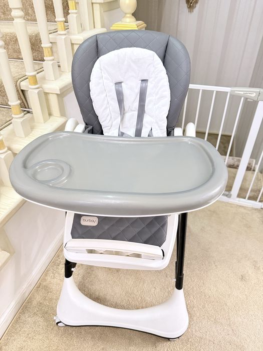 Ovqatlanadigan stol bolalar uchun.