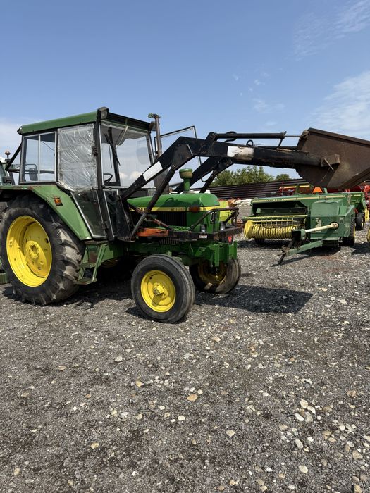 Tractor John Deere 2130 in 4 pistoane de 80 cp Incarcator cupa Fiat 70