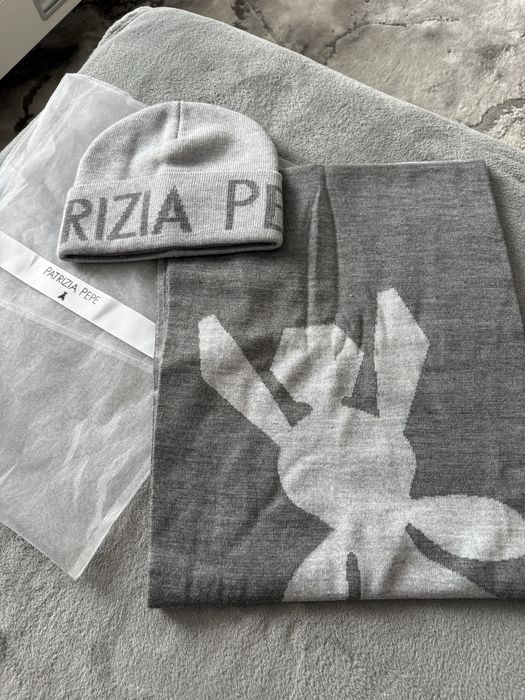 Шал и шапка Patrizia Pepe нови!