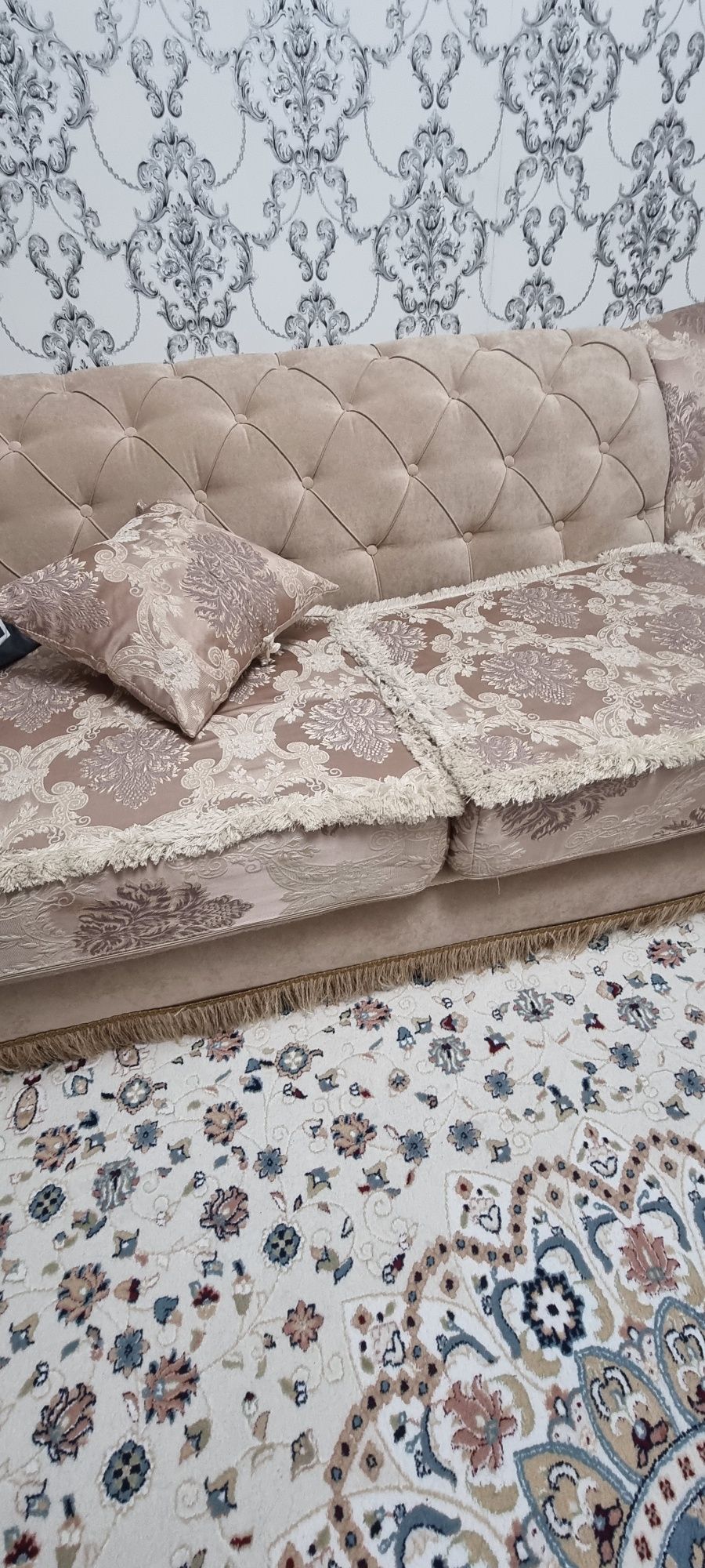 Диван в хорошем состоянии