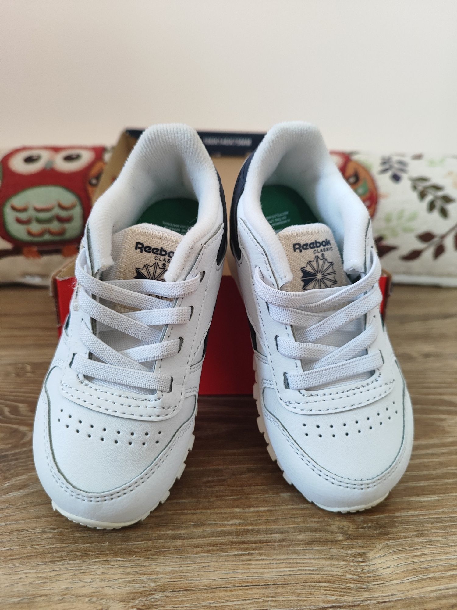 Reebok 24ти номер, 13,5 см. Чисто нови.