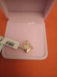 Шикарное золотое кольцо красивой форме на подарок, на предложение!