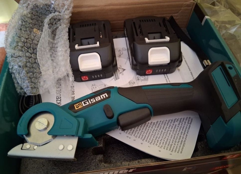 Aparat pt tăiat piele.carton.linoleu.etc