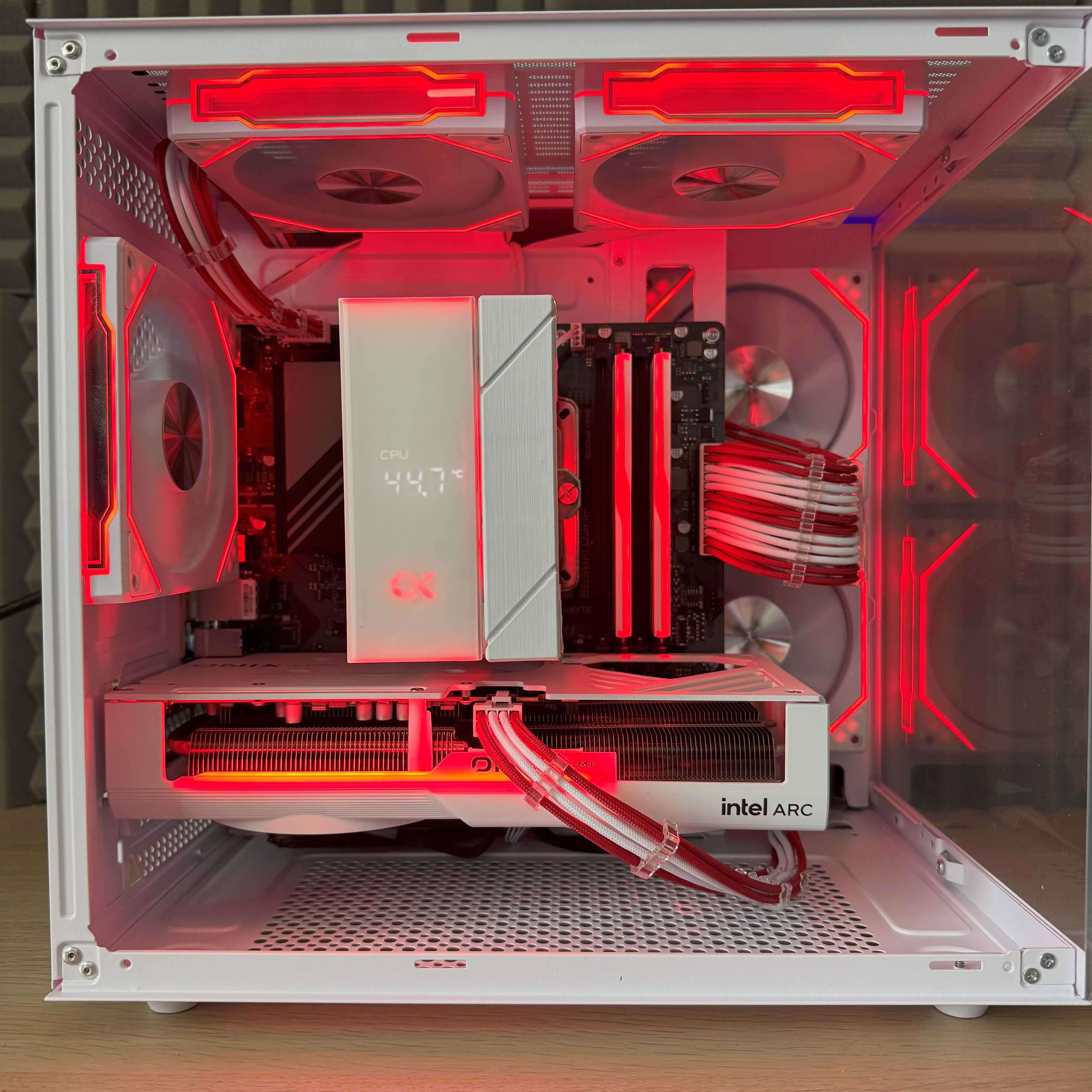 ЛИЗИНГ! Геймърски компютър Ryzen 5 7500F/ Intel Arc B580 / 32GB DDR5