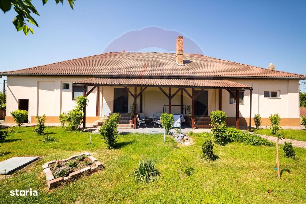 Casă cu 3 apartamente, piscină și 1000 mp teren, vânzare/schimb Turnu