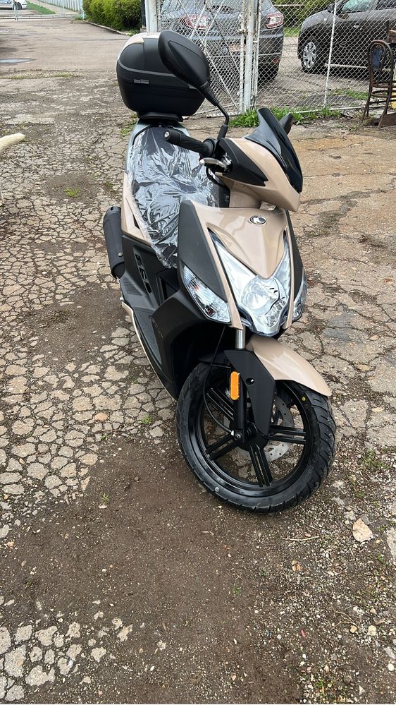 Inchiriere scuter 49 125cc pentru livrari delivery glovo, bolt, tazz