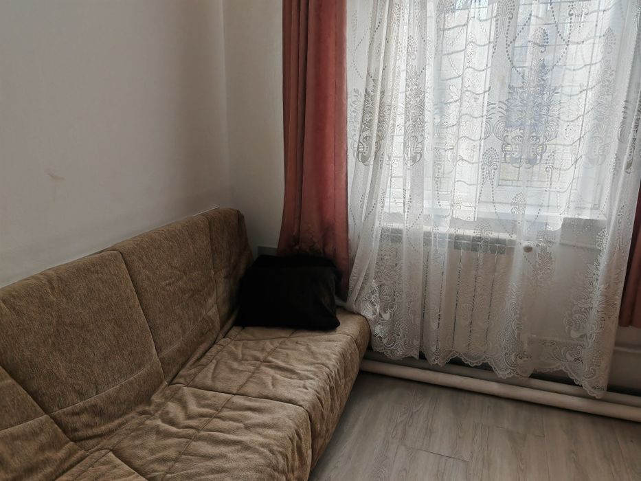 Închiriez garsonieră