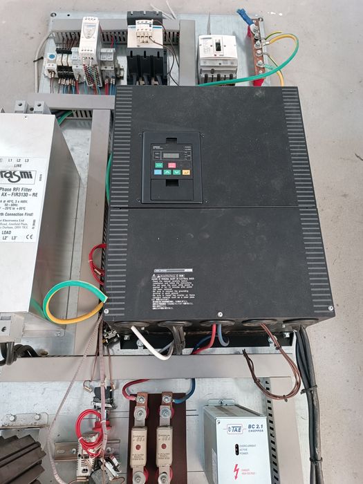 Vând invertor OMRON 100 amp kw