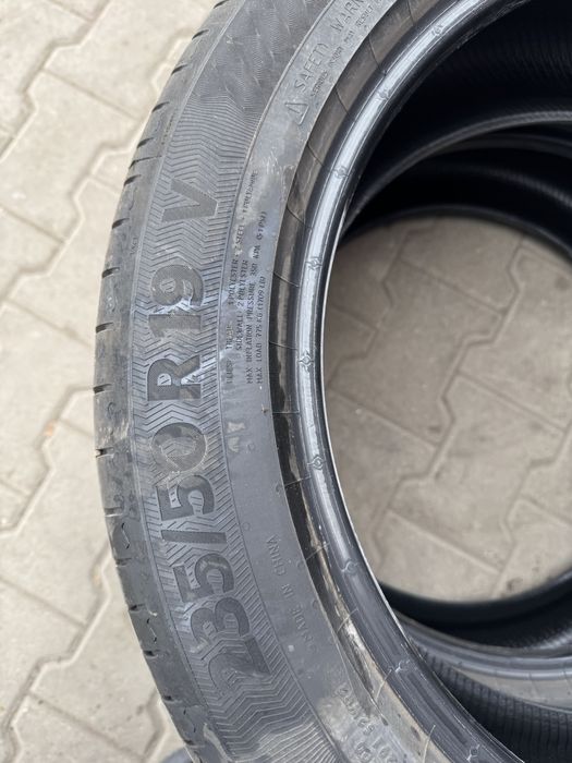 Anvelope noi 235/50/19 Continental