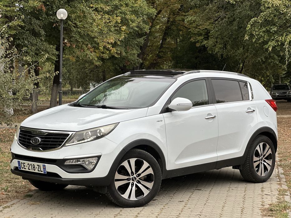 Kia Sportage/2.0Crdi 136CP/4 AWD(4X4}/Panorama/Camera