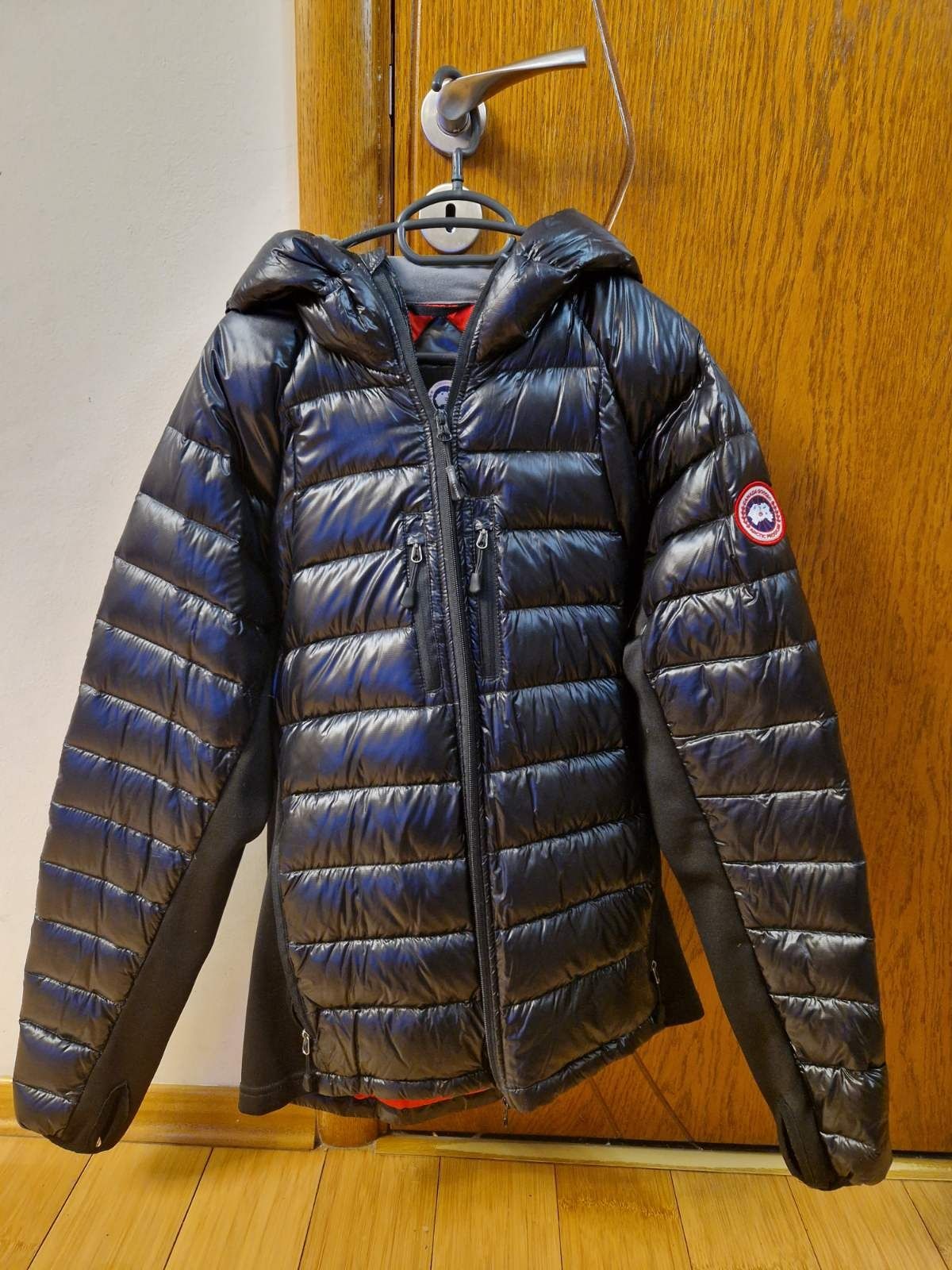 Canada Goose уникално 100 % оригинално якe slim  модел с пух