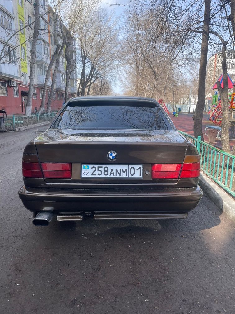 Продам BMW 520i на ходу