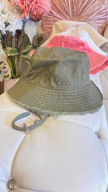 шапка Military Green*JACQUEMUS Le Bob Artichaut bucket hat