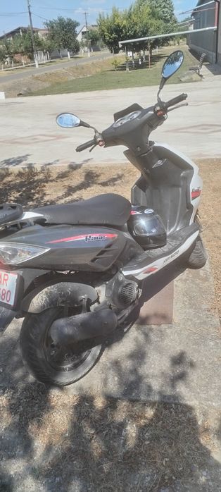 Vând scuter moto KSR Moto 125