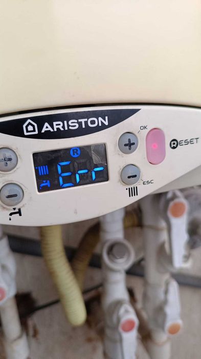 Centrala Cares premium Ariston defecta