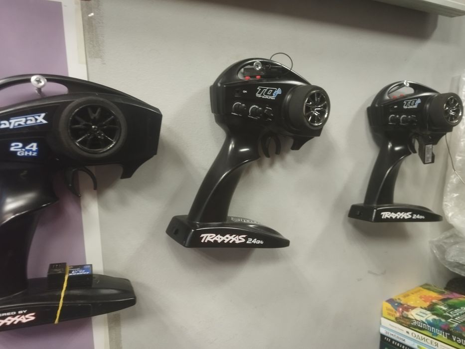 Traxxas,rc апаратури и гуми на 17хекс