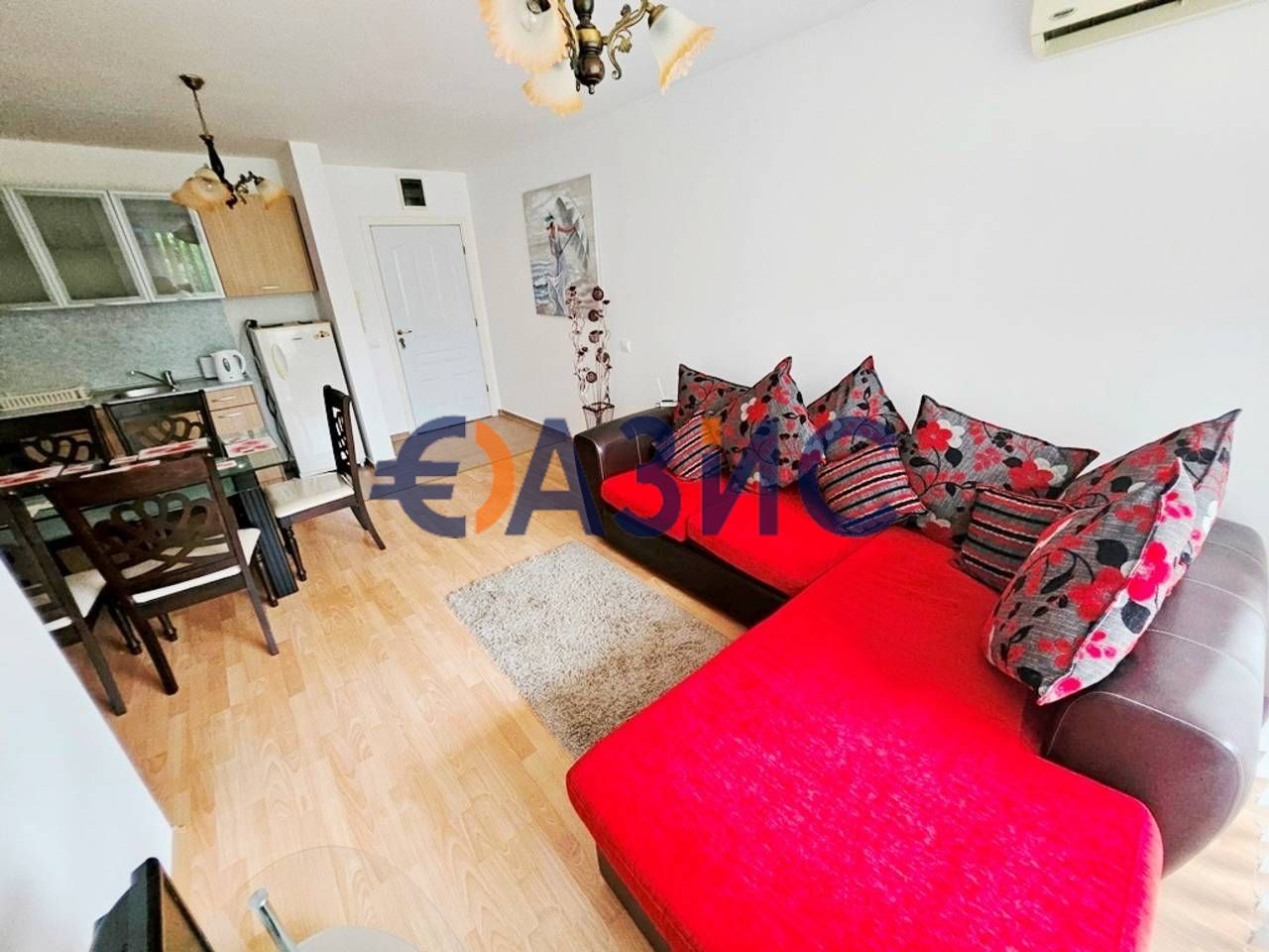 Продава се Двустаен апартамент в к.к. Слънчев бряг - 63 кв.м за 1032 €/кв.м - Снимка #1