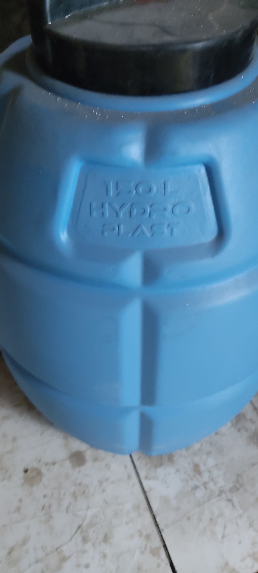 Бочка для воды почти новый