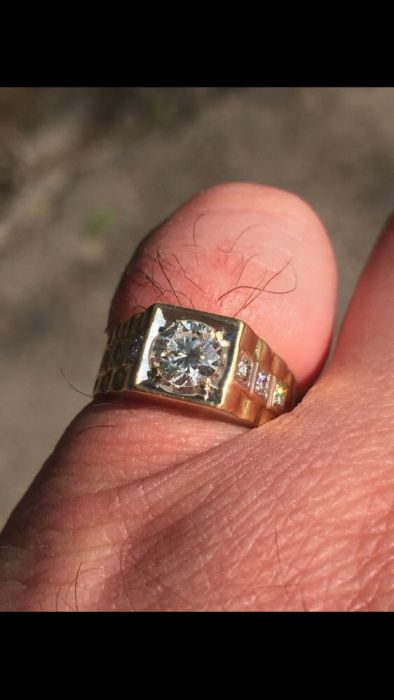 Золотое кольцо с Якутским бриллиантом 0.60 кар