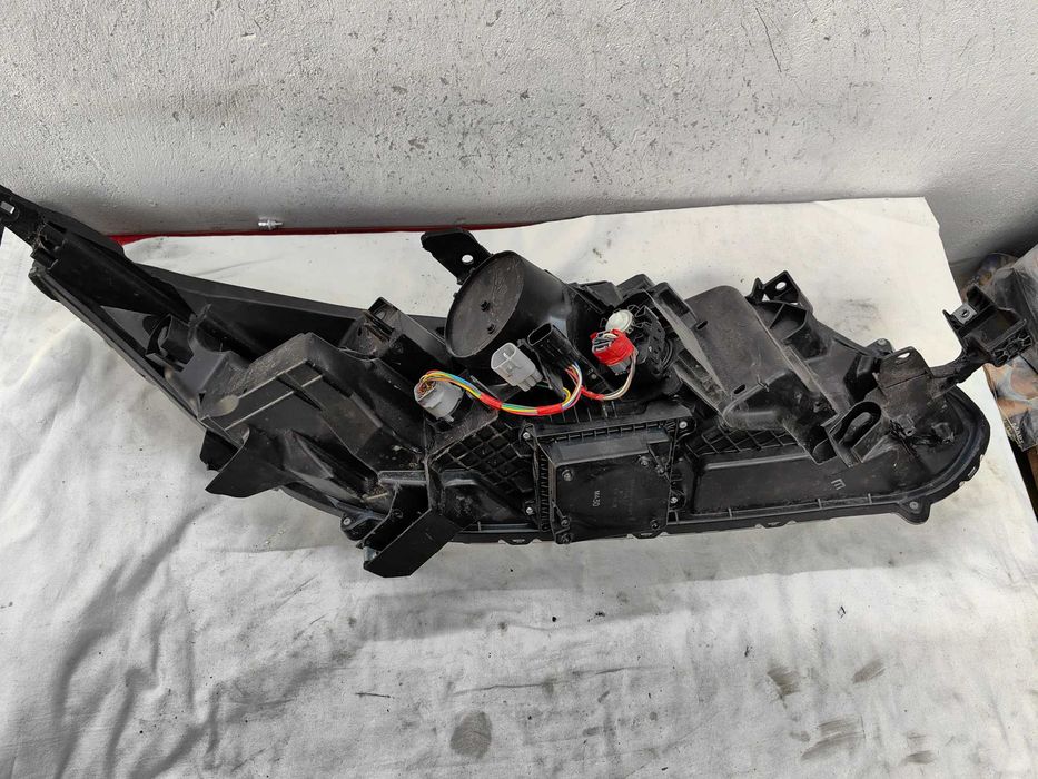 Оригинален фар  Mitsubishi Eclipse Cross Full Led