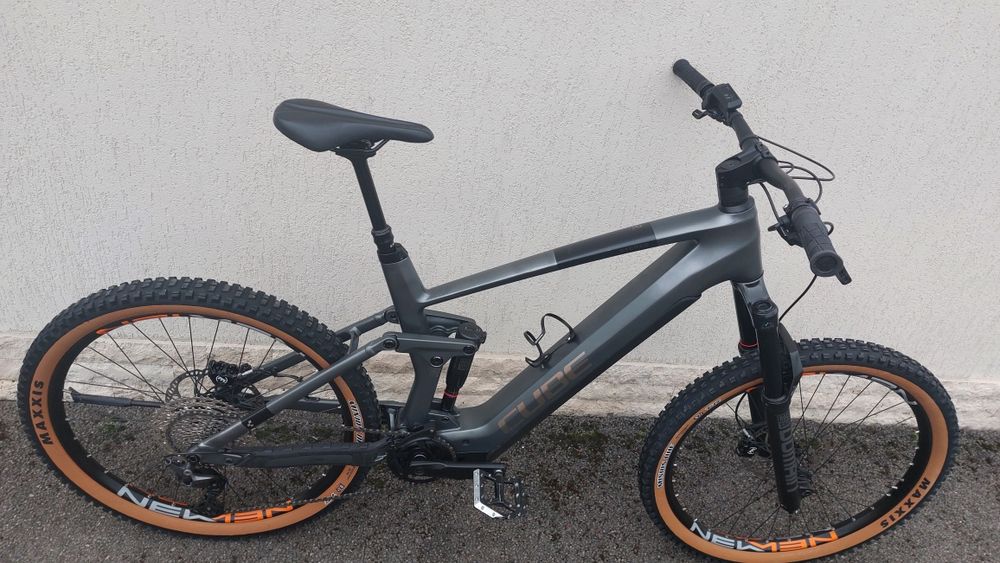 Bicicleta  Cube carbon bosch cx smart 750