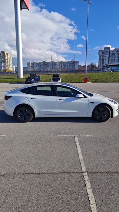 Tesla model 3 под наем