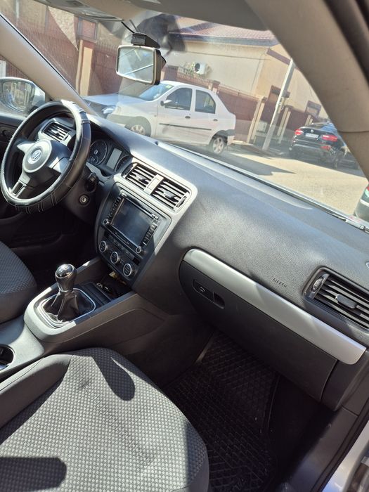 Vând VW Jetta 2013 1.6 TDI