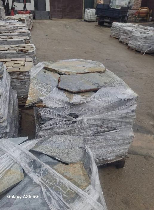 Vând piatra naturala asiguram montaj și transport