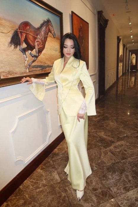 Элегантный женский костюм-двойка