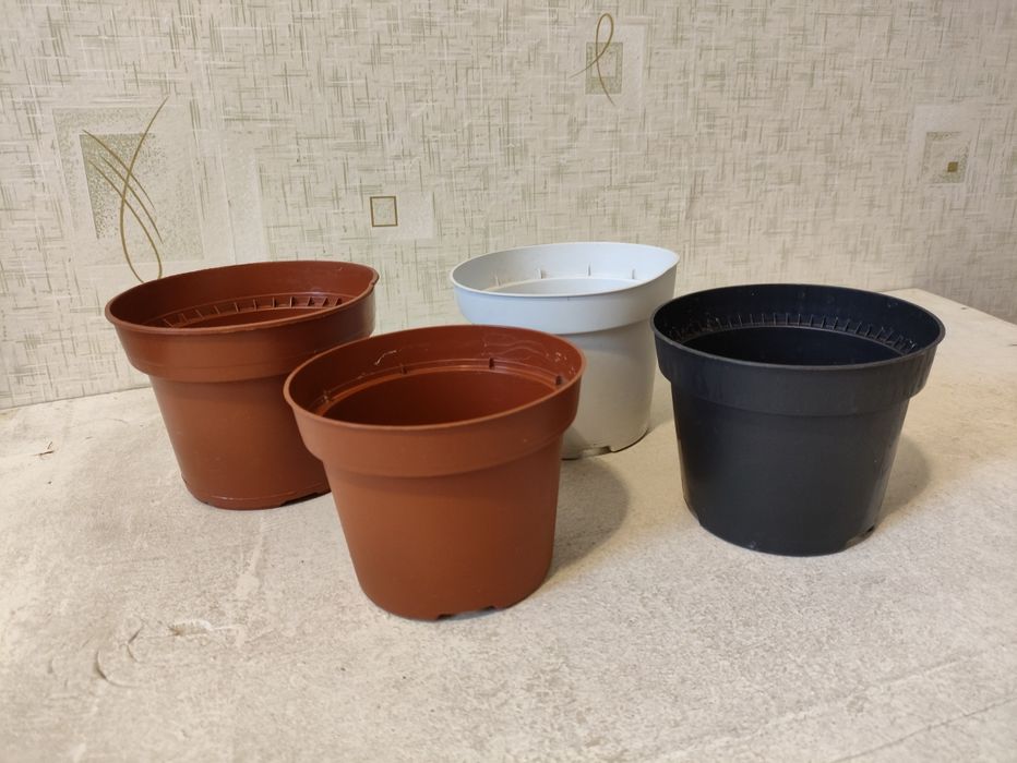 Продам разные цветочные горшки