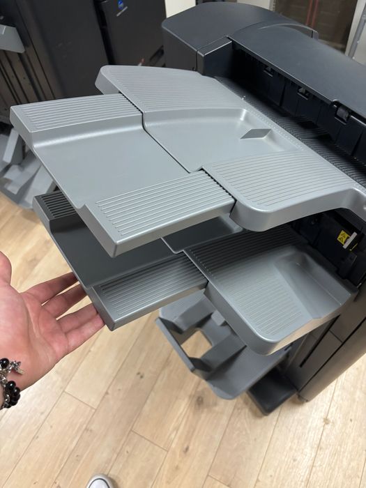 Finisher Konica Minolta sd-511 stapler stitcher