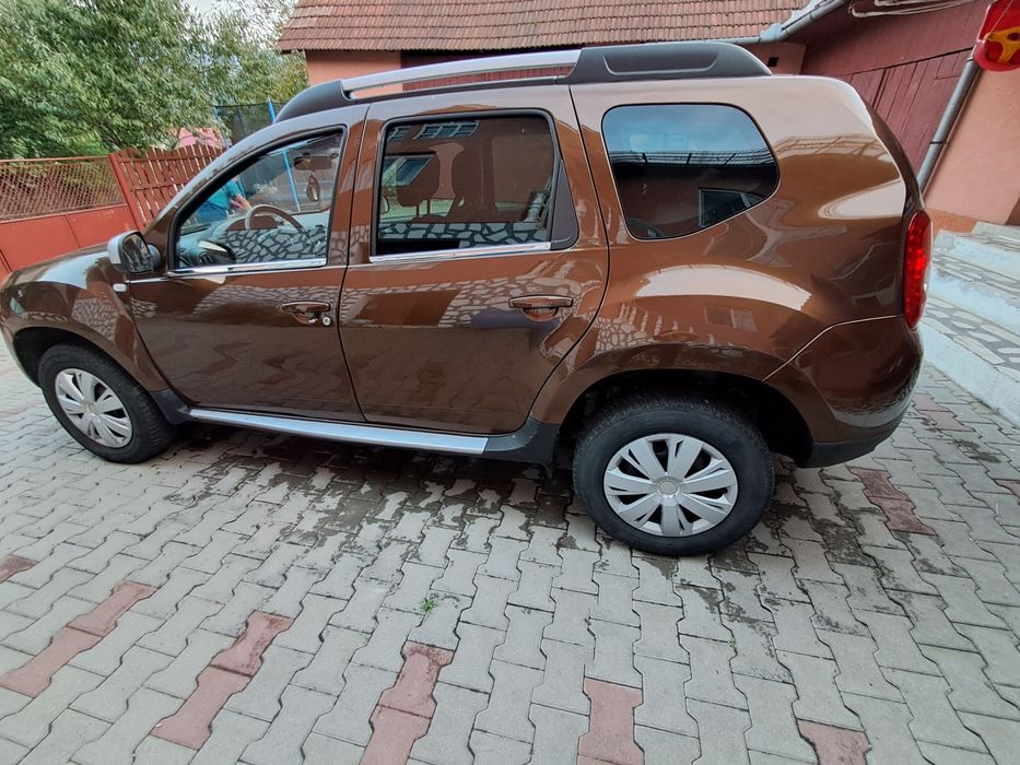 Vând Dacia DUSTER 2010