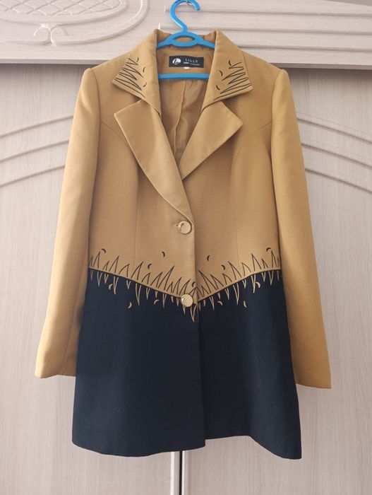 Костюм пиджак осенне-весенний